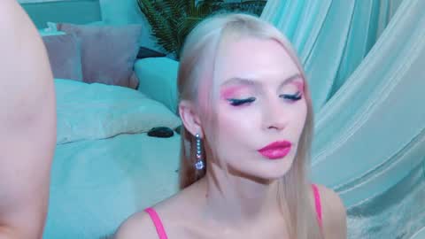 Snapshot of rockstarsgames chatting on April 2, 2026, 6:11 am Lina and Den online show from April 2, 2026, 6:11 am