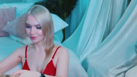 Snapshot of rockstarsgames chatting on April 4, 2026, 6:22 am Lina and Den online show from April 4, 2026, 6:22 am