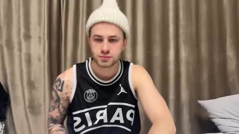 Snapshot of rodrigoveira chatting on November 2, 2025, 9:39 pm Rodrigo online show from November 2, 2025, 9:39 pm