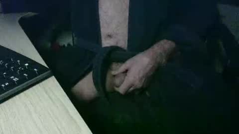 Snapshot of roger_peter chatting on January 19, 2025, 4:54 am roger_peter online show from January 19, 2025, 4:54 am