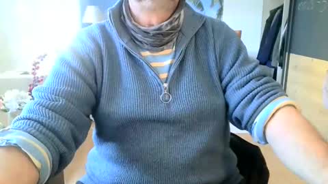 Snapshot of rolandloser1000 chatting on February 4, 2025, 9:28 am rolandloser1000 online show from February 4, 2025, 9:28 am