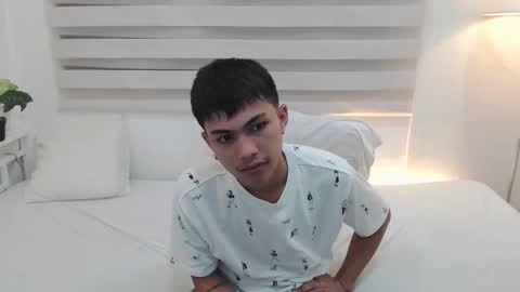 Snapshot of rolenzo18 chatting on March 17, 2026, 1:47 pm rolenzo18 online show from March 17, 2026, 1:47 pm