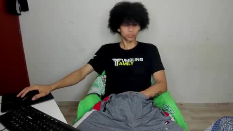 Snapshot of rolling_05 chatting on November 16, 2025, 5:13 am rolling_05 online show from November 16, 2025, 5:13 am