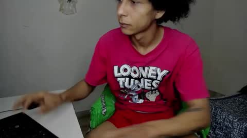 Snapshot of rolling_05 chatting on November 23, 2025, 9:25 pm rolling_05 online show from November 23, 2025, 9:25 pm