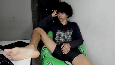 Snapshot of rolling_05 chatting on December 16, 2025, 4:39 am rolling_05 online show from December 16, 2025, 4:39 am