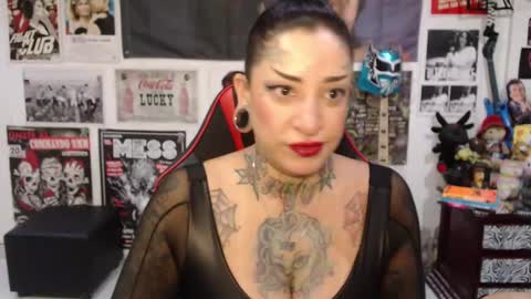 Snapshot of rollyderolandia666 chatting on September 18, 2025, 10:01 pm Rolly online show from September 18, 2025, 10:01 pm