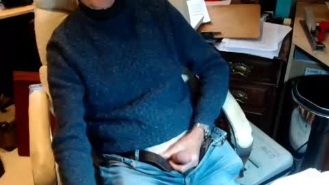 rolydawe online show from February 7, 2025, 12:28 pm