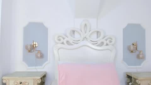   online show from November 15, 2025, 12:13 pm