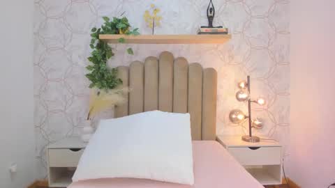   online show from November 26, 2025, 12:28 pm