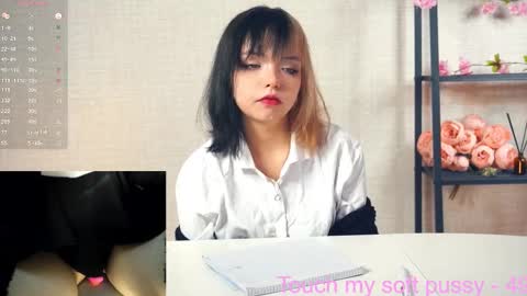Snapshot of romainerudoy chatting on September 16, 2025, 7:53 am Yupi online show from September 16, 2025, 7:53 am