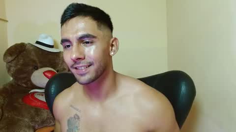 Snapshot of romanpearce_ chatting on February 15, 2025, 2:26 am Roman online show from February 15, 2025, 2:26 am