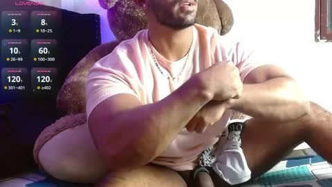 Snapshot of romanpearce_ chatting on June 8, 2026, 1:50 am Roman online show from June 8, 2026, 1:50 am