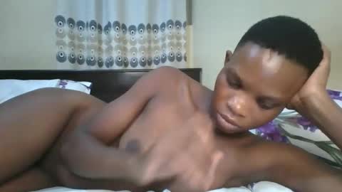 Snapshot of romantic2u4 chatting on January 18, 2026, 7:39 pm Emma online show from January 18, 2026, 7:39 pm