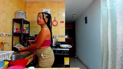 Snapshot of romantic_stargirl chatting on October 16, 2025, 12:22 am Is A Belle online show from October 16, 2025, 12:22 am