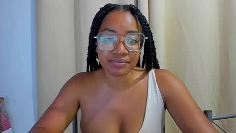 Snapshot of romantic_stargirl chatting on October 22, 2025, 3:51 am Is A Belle online show from October 22, 2025, 3:51 am