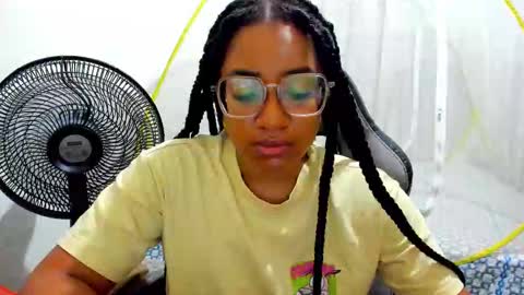 Snapshot of romantic_stargirl chatting on November 16, 2025, 12:05 am Is A Belle online show from November 16, 2025, 12:05 am