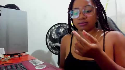 Snapshot of romantic_stargirl chatting on November 30, 2025, 1:59 pm Is A Belle online show from November 30, 2025, 1:59 pm