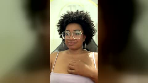 Snapshot of romantic_stargirl chatting on January 7, 2026, 10:12 pm Is A Belle online show from January 7, 2026, 10:12 pm