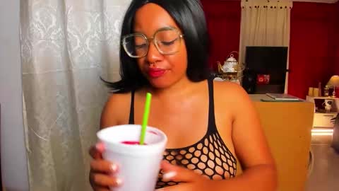 Snapshot of romantic_stargirl chatting on March 8, 2026, 4:27 am Is A Belle online show from March 8, 2026, 4:27 am