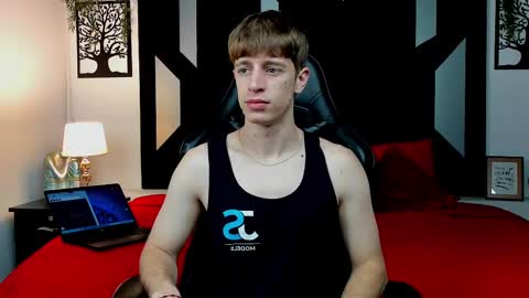 Snapshot of romeo_ricci1 chatting on November 18, 2025, 12:20 pm Romeo Ricci online show from November 18, 2025, 12:20 pm