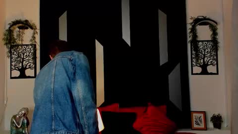 Snapshot of romeo_ricci1 chatting on November 20, 2025, 12:05 pm Romeo Ricci online show from November 20, 2025, 12:05 pm