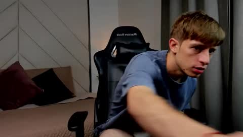 Snapshot of romeo_ricci1 chatting on November 26, 2025, 12:28 pm Romeo Ricci online show from November 26, 2025, 12:28 pm