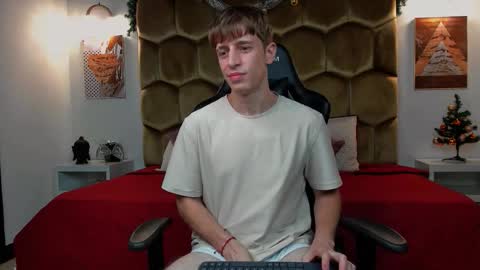 Snapshot of romeo_ricci1 chatting on December 4, 2025, 3:10 pm Romeo Ricci online show from December 4, 2025, 3:10 pm