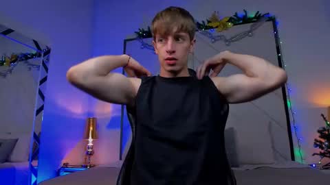 Snapshot of romeo_ricci1 chatting on December 14, 2025, 4:01 pm Romeo Ricci online show from December 14, 2025, 4:01 pm