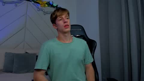 Snapshot of romeo_ricci1 chatting on December 22, 2025, 5:26 am Romeo Ricci online show from December 22, 2025, 5:26 am