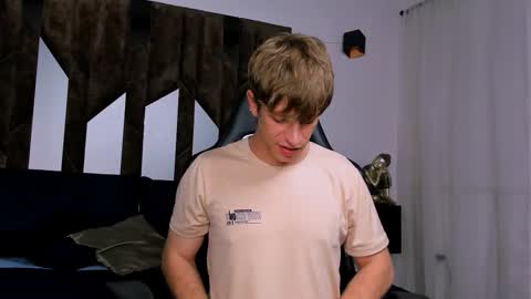 Snapshot of romeo_ricci1 chatting on January 8, 2026, 5:43 am Romeo Ricci online show from January 8, 2026, 5:43 am