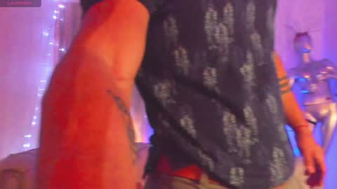 Snapshot of romeocolin_ chatting on December 12, 2024, 4:04 am R O M E O online show from December 12, 2024, 4:04 am