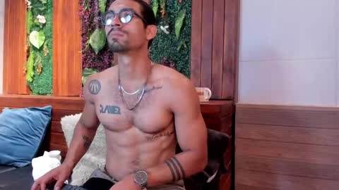 Snapshot of romeocolin_ chatting on January 19, 2025, 5:37 am R O M E O online show from January 19, 2025, 5:37 am