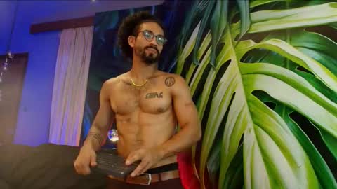 Snapshot of romeocolin_ chatting on February 2, 2026, 9:08 am R O M E O online show from February 2, 2026, 9:08 am