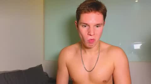 Snapshot of romeosilver chatting on October 19, 2025, 6:19 pm Romeo online show from October 19, 2025, 6:19 pm