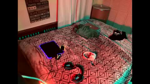 romeotyn online show from March 4, 2025, 4:27 am