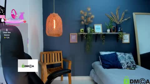 Snapshot of romi01_ chatting on November 9, 2025, 7:45 pm romi online show from November 9, 2025, 7:45 pm