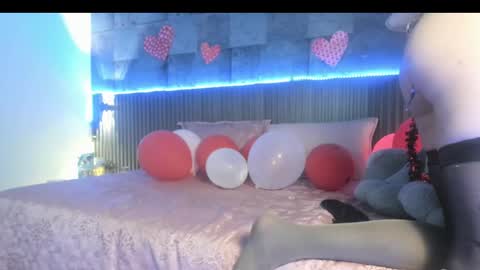 Snapshot of rominnakonde chatting on February 17, 2025, 7:21 pm Rominna online show from February 17, 2025, 7:21 pm