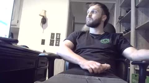 roofguy11 online show from November 16, 2025, 4:51 am