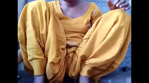 Snapshot of roop_sexy642 chatting on March 25, 2026, 4:40 am roop_sexy642 online show from March 25, 2026, 4:40 am