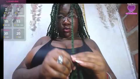 roos_veyker online show from October 28, 2025, 5:48 pm