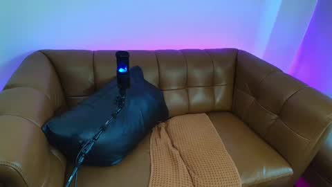 Snapshot of rosaliecaine chatting on October 6, 2025, 6:16 pm Rosalie Caine online show from October 6, 2025, 6:16 pm