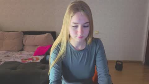 rosalina online show from November 17, 2025, 7:14 am