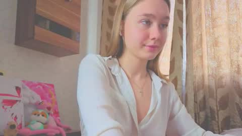 Snapshot of rosalina0230 chatting on February 5, 2026, 7:35 am rosalina online show from February 5, 2026, 7:35 am