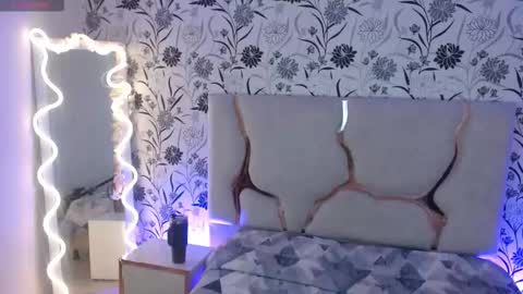 ROSALIN online show from November 30, 2025, 3:21 am