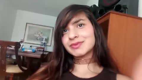 rosasvioletas online show from September 19, 2025, 5:02 pm