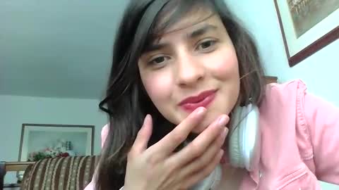 rosasvioletas online show from October 16, 2025, 5:25 pm