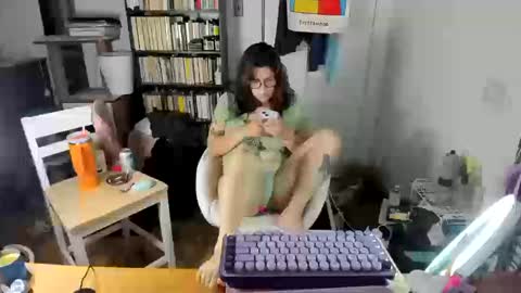 Snapshot of rose257044 chatting on October 13, 2025, 1:00 pm rose257044 online show from October 13, 2025, 1:00 pm