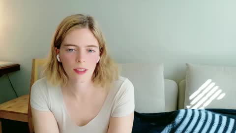 Snapshot of rose77782 chatting on September 12, 2025, 3:01 pm rose77782 online show from September 12, 2025, 3:01 pm