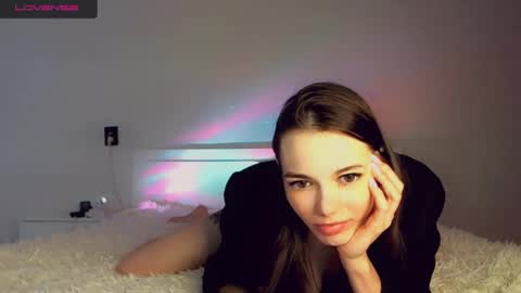 rose__luck online show from February 7, 2025, 3:19 pm