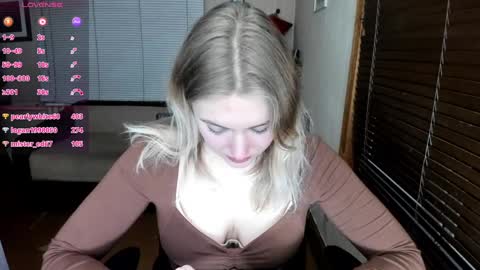 Snapshot of rose_brooks chatting on January 14, 2025, 9:51 pm Rose but u can call me princess online show from January 14, 2025, 9:51 pm